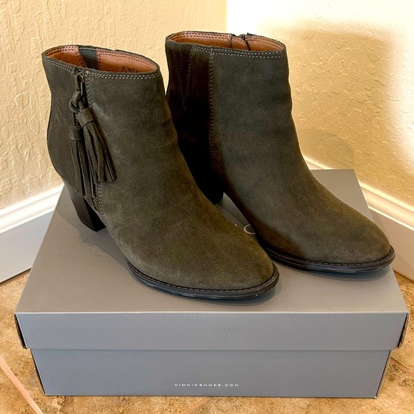 🧙‍♀️ VIONIC Madeline Leather Ankle Boots - Olive - Size 7 🧙‍♀️HP🧙‍♀️ - Picture 4 of 7